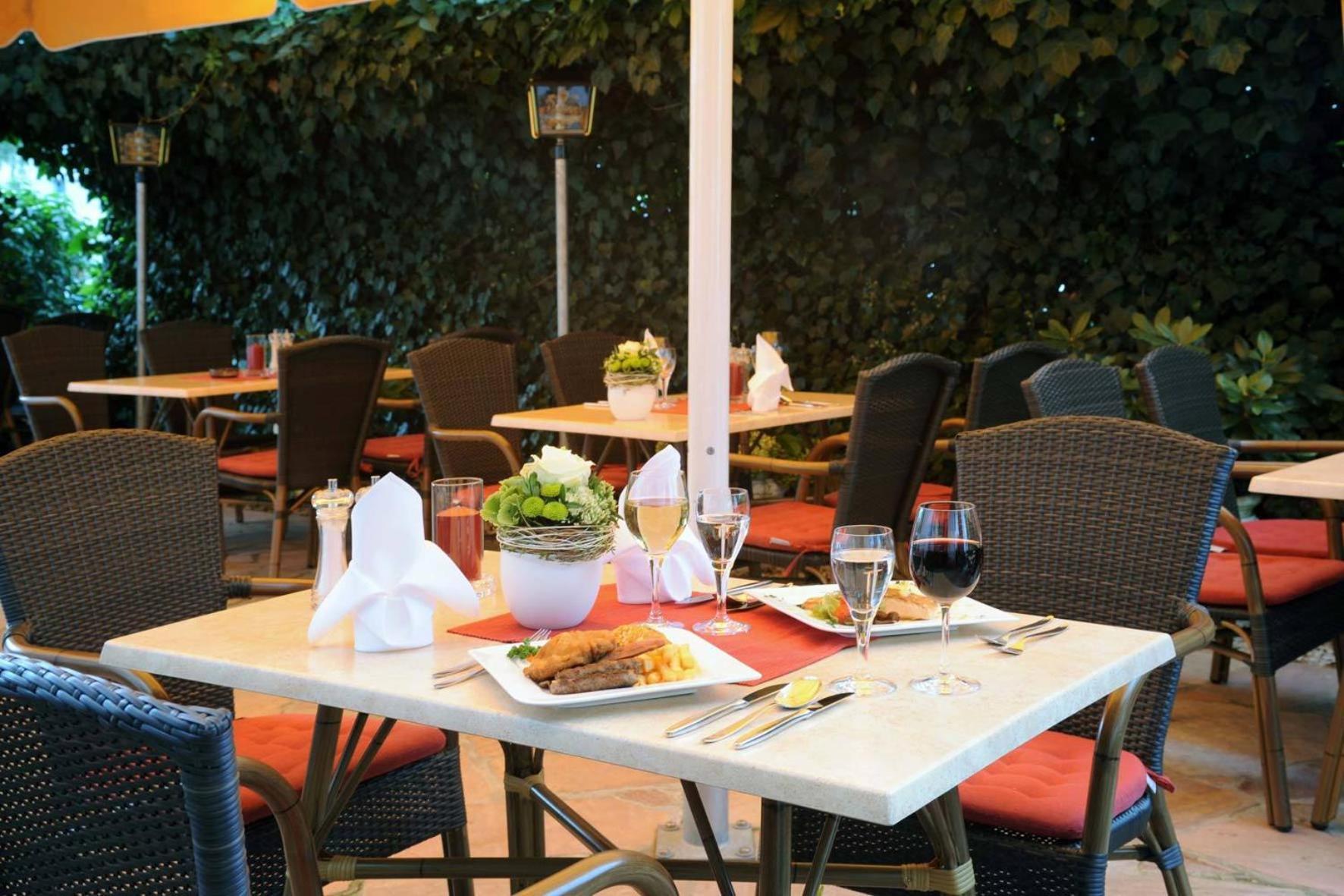 Hotel & Restaurant Hugenottengarten Friedrichsdorf Exterior photo
