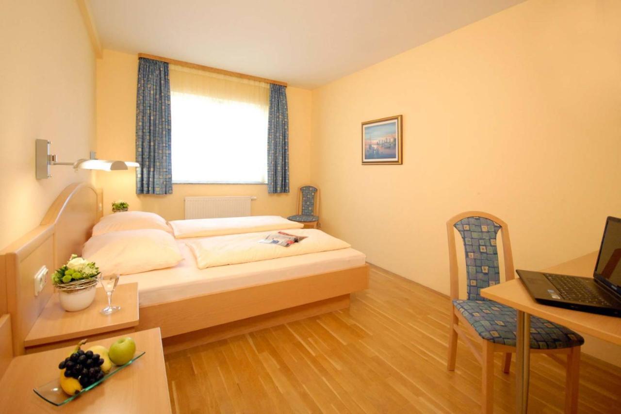 Hotel & Restaurant Hugenottengarten Friedrichsdorf Room photo